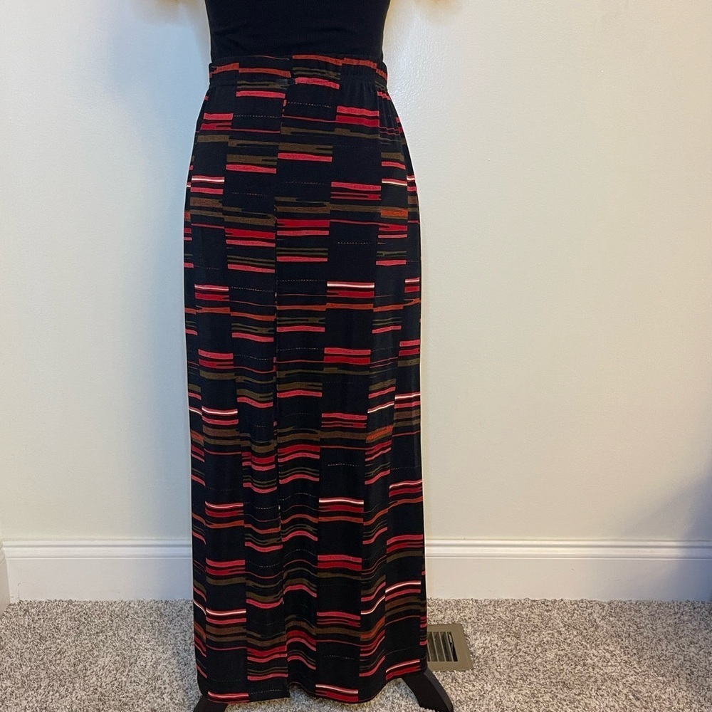 Vintage Y2K Kathy Ireland Plus Size Maxi Skirt
XL. Made in USA. - Picture 4 of 9